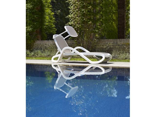Шезлонг-лежак пластиковый Alfa белый, тортора 1700-1945х710х850 мм Шезлонг-лежак пластиковый Alfa белый, тортора 1700-1945х710х850 мм