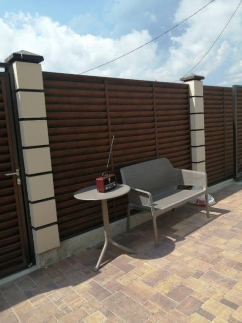 Стол пластиковый обеденный Spritz + Spritz Mini тортора Ø605х400-765 мм Стол пластиковый обеденный Spritz + Spritz Mini тортора Ø605х400-765 мм
