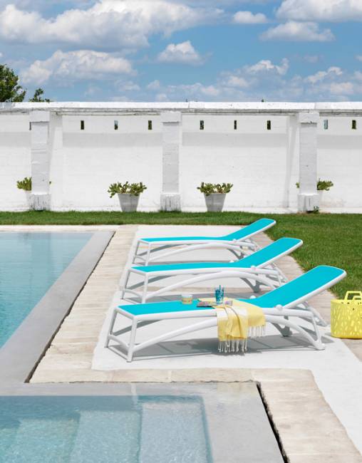 Шезлонг-лежак пластиковый Atlantico белый, голубой 1720-2040х700х350 мм Шезлонг-лежак пластиковый Atlantico белый, голубой 1720-2040х700х350 мм