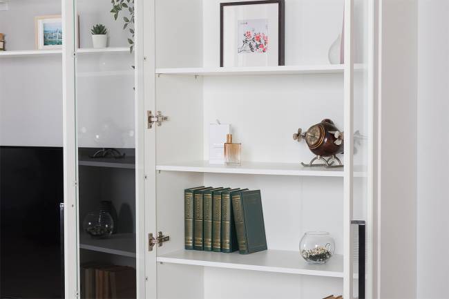 Две тумбы под аппаратуру и сервант Валенсия цвет белый шагрень